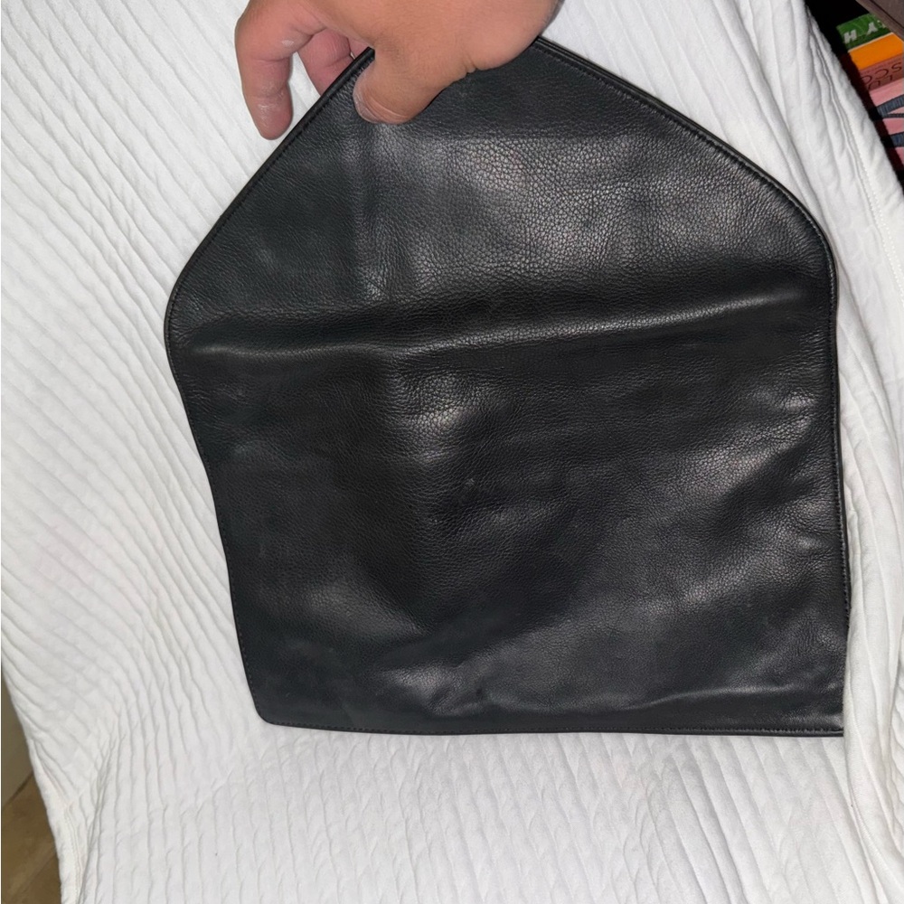 Elegant Black Leather Messenger Bag